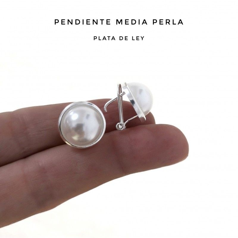 Sortija plata de ley 925 con piedra circonita color blanco .